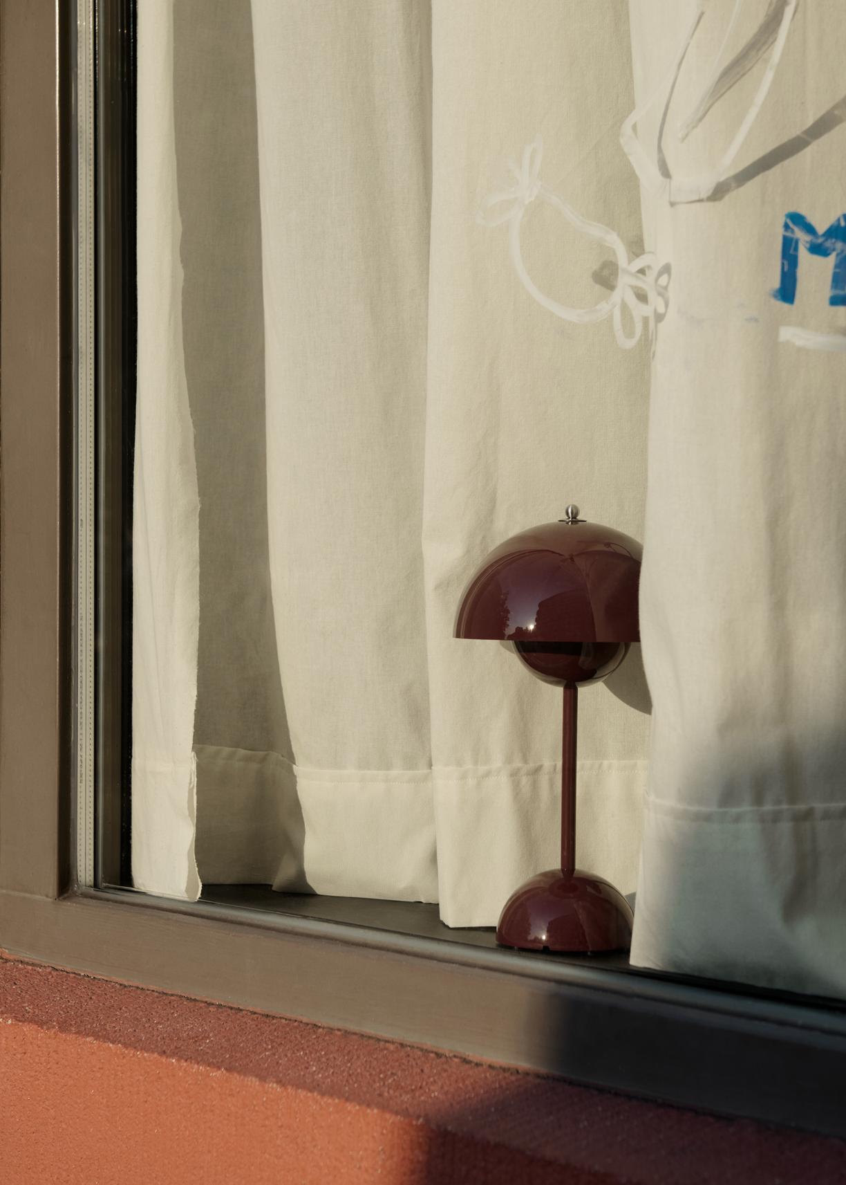 Flower Pot VP9 - Dark Plum