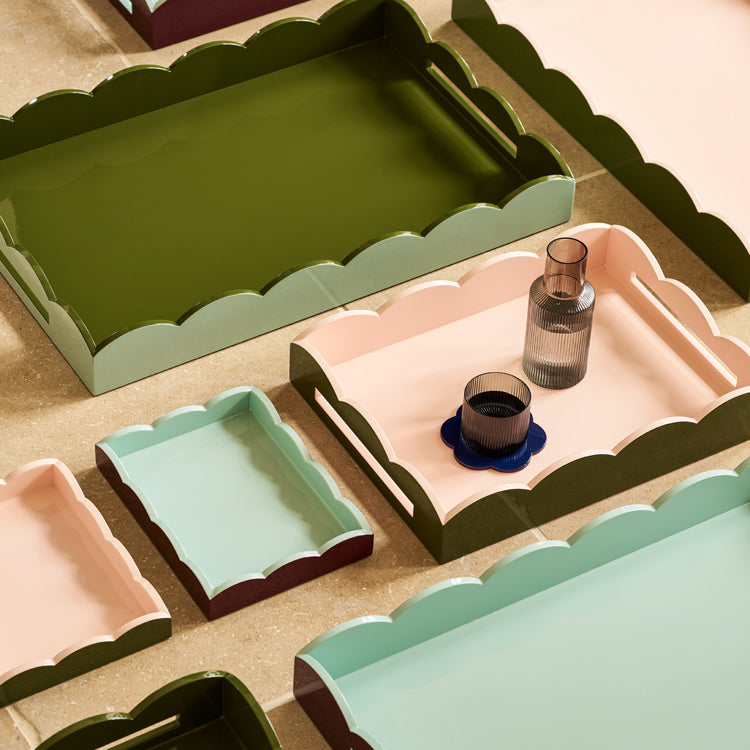 Two-tone scallop small tray