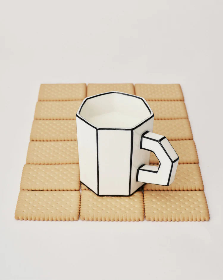 Tea cup white - black carte blanche