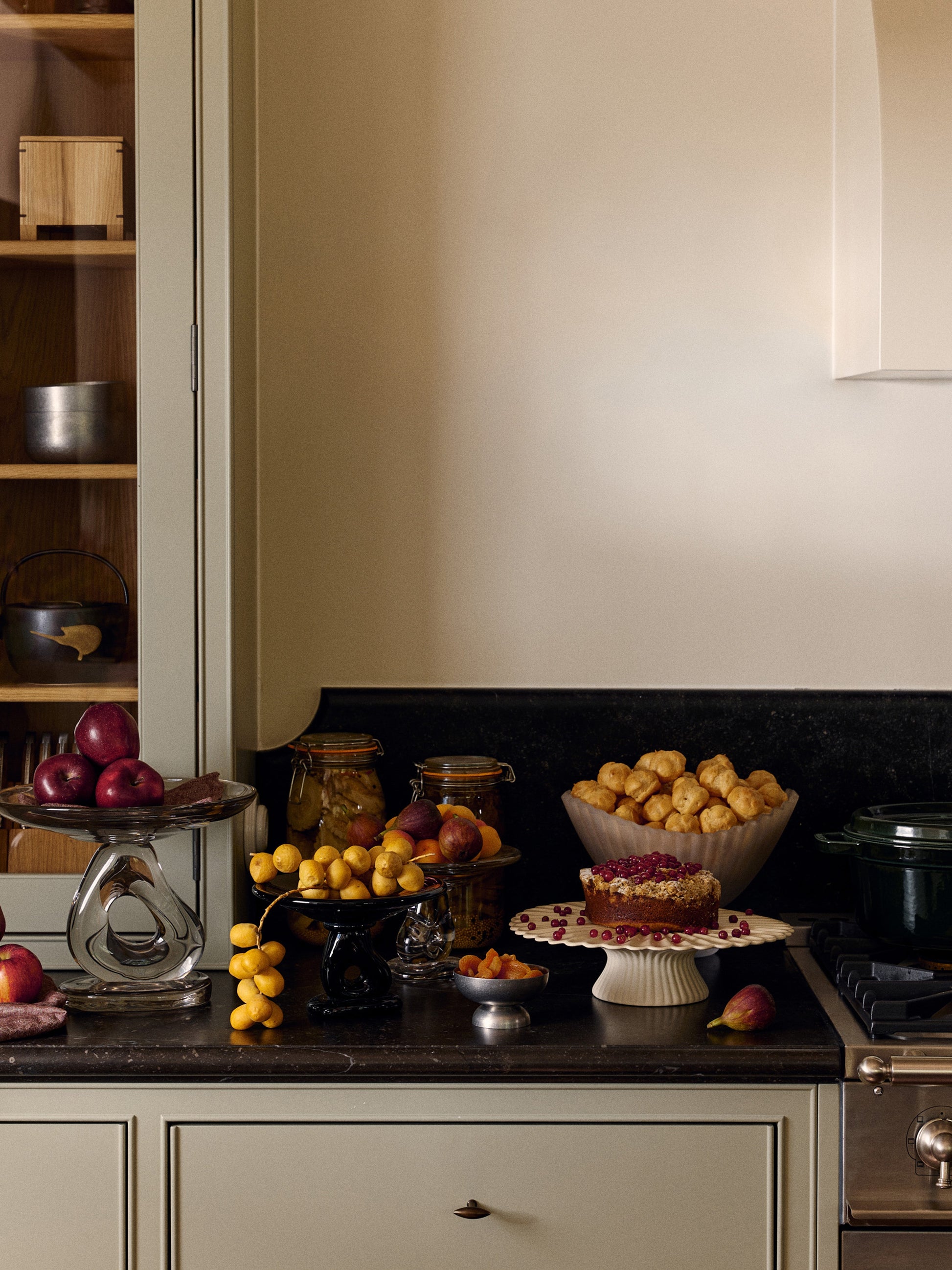 Fountain Cake Stand - Off-white
