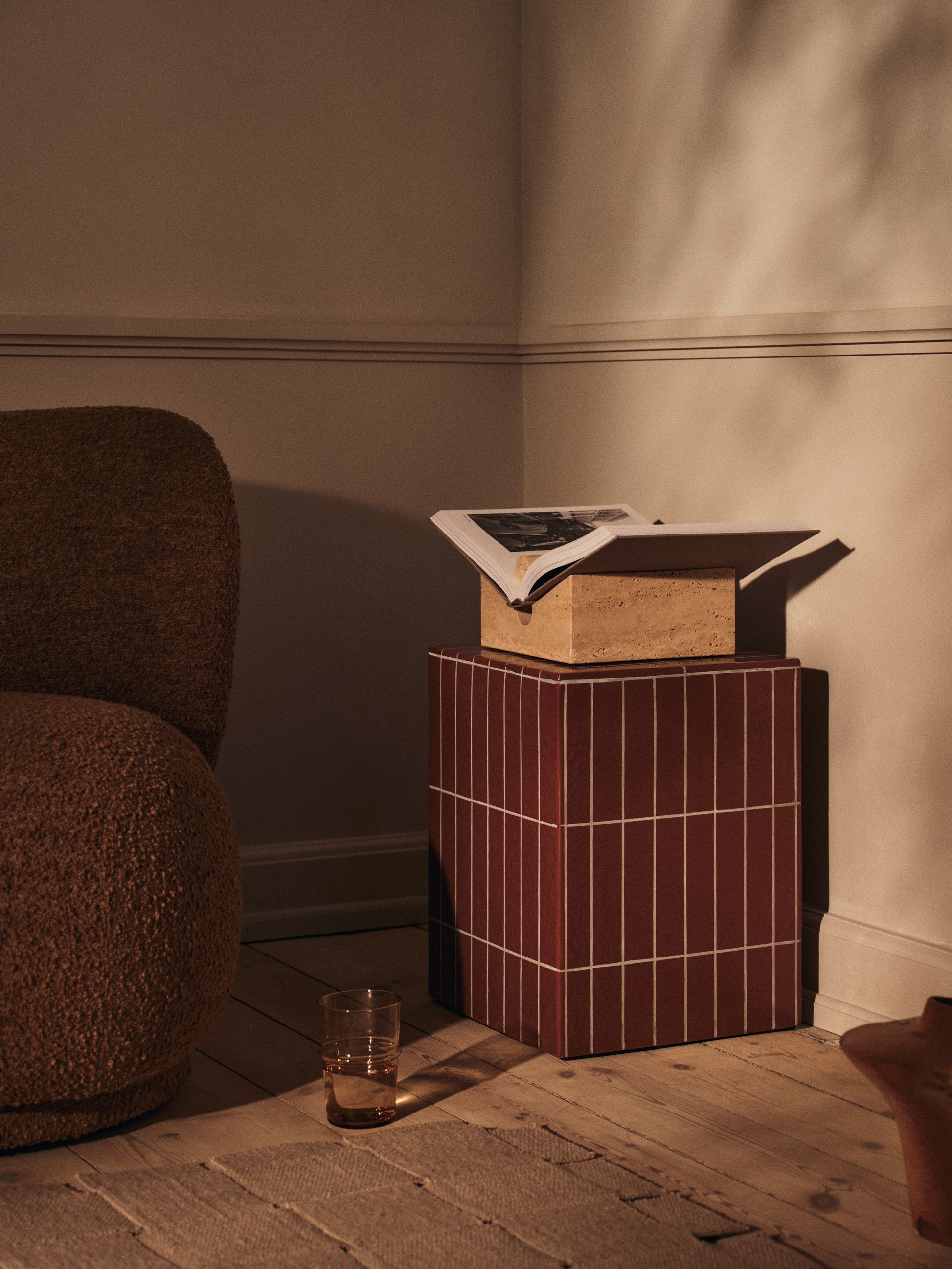 Mesa de Apoio Pillar - Castanha