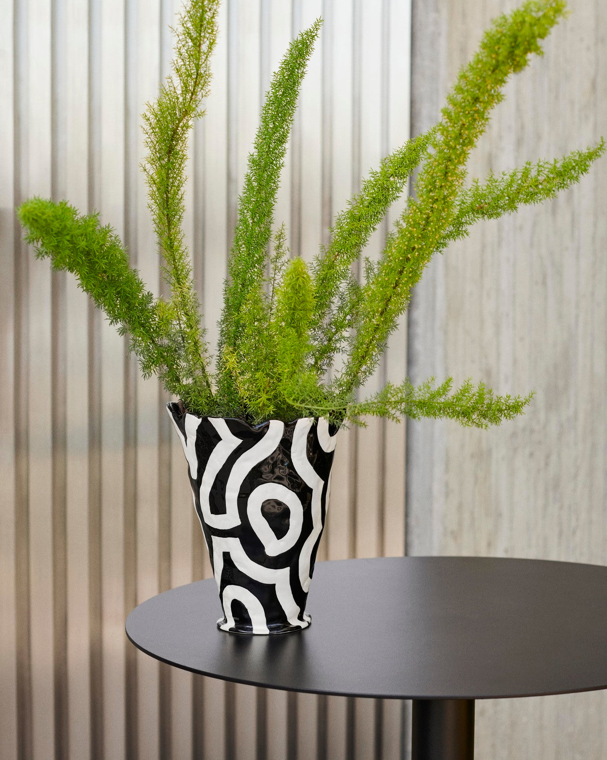 Jessica Hans Shadow vase