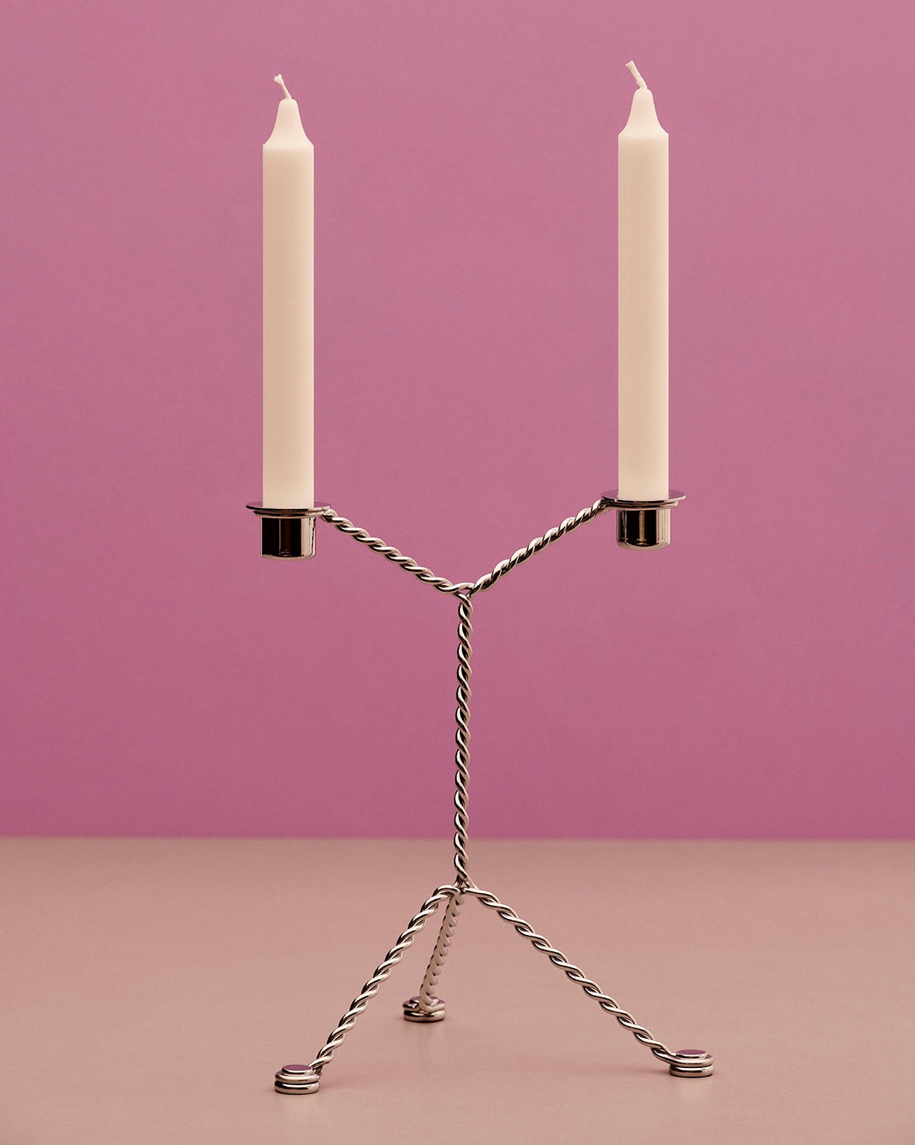 Wire candle holder