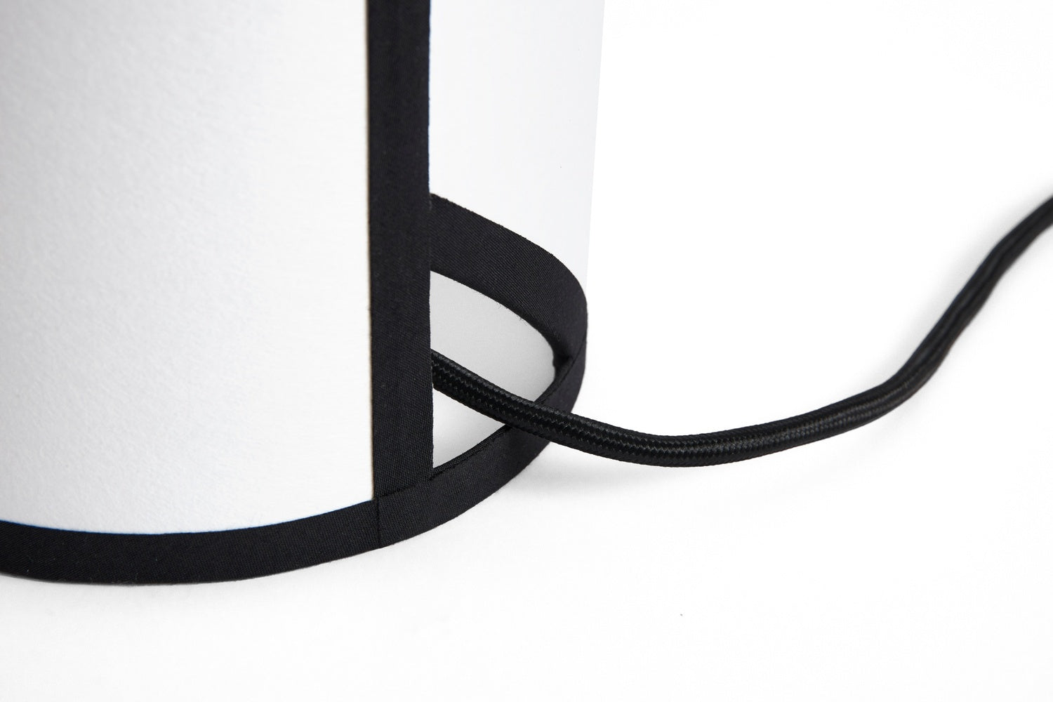 Ava pyramid table lamp - 290 - white