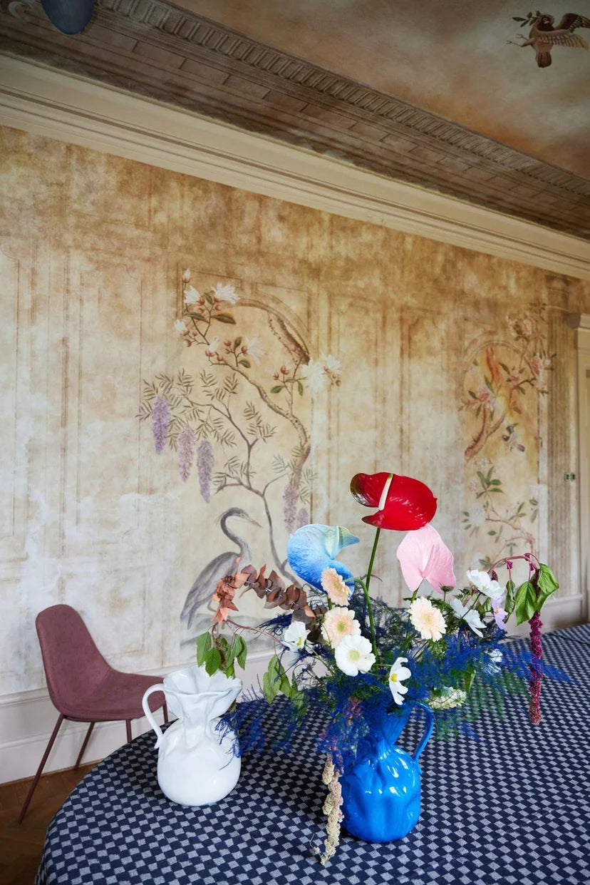 Vase crumple white