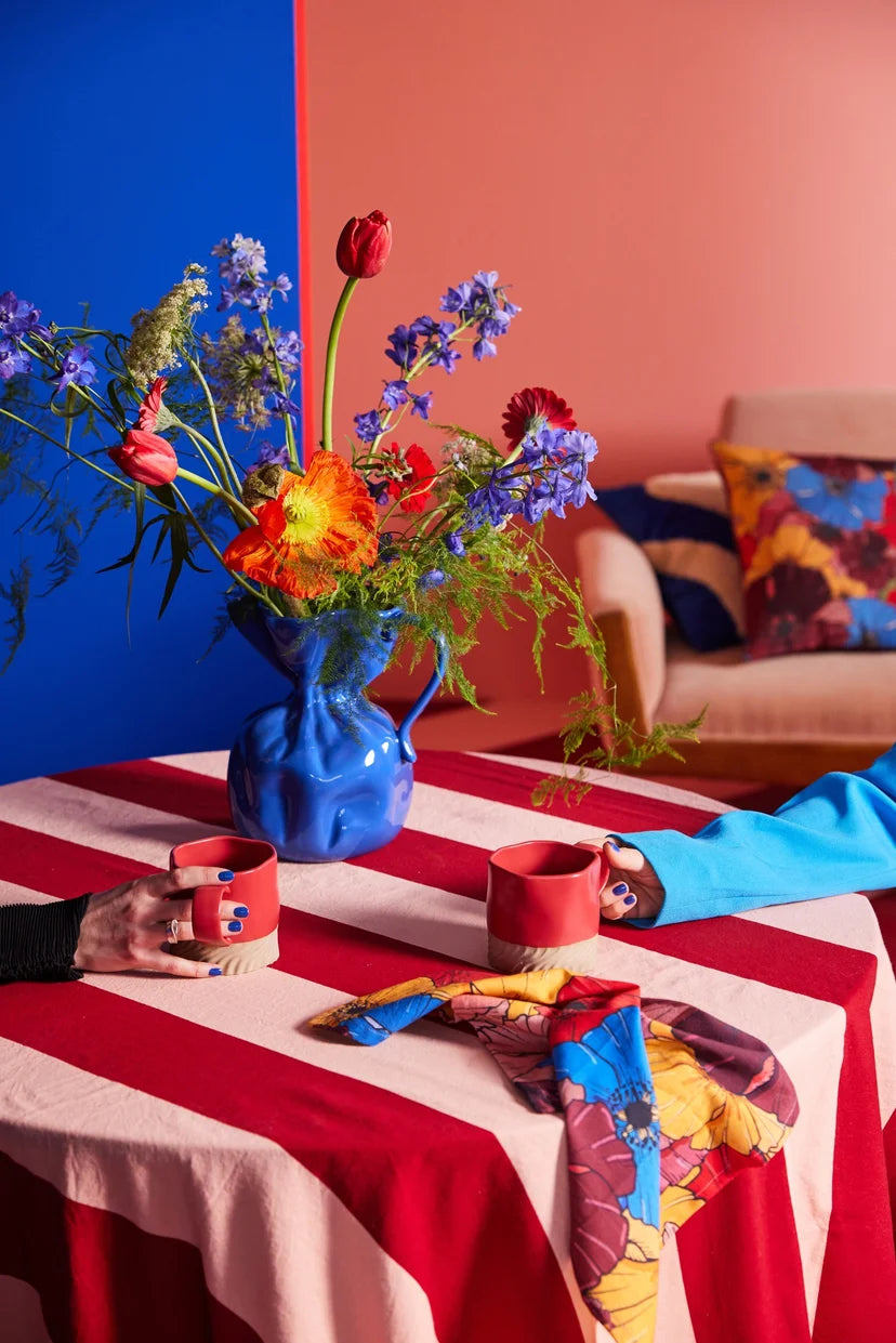 Vase crumple blue